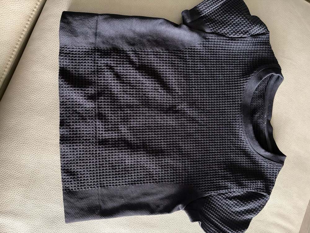 All In Motion Black Seamless Waffle Knit Cropped Athletic T-Shirt